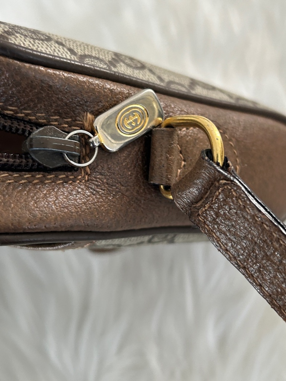 Gucci Beige Brown GG Canvas Crossbody with Green-Red Web and Gold Hardware - Picture 5 of 15